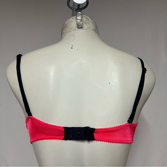 💕2/$35 💕 Victoria's Secret Neon Coral Very Sexy Pigeonnant Bra - Picture 2 of 8